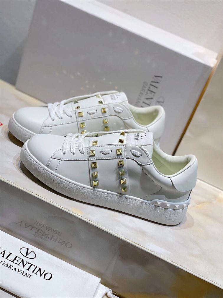 VALENTINO ROCKSTUD UNTITLED SNEAKER - TM031