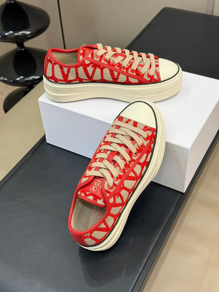 VALENTINO TOILE ICONOGRAPHE TOTALOOP LOW-TOP SNEAKER - TM020