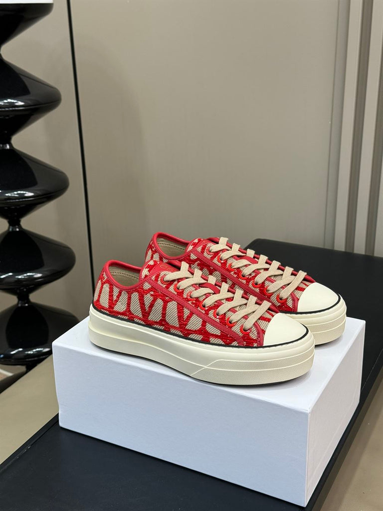 VALENTINO TOILE ICONOGRAPHE TOTALOOP LOW-TOP SNEAKER - TM020