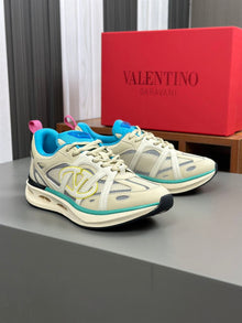 VALENTINO VLOGO EASYJOG LOW-TOP SNEAKER IN CALFSKIN AND FABRIC - TM003