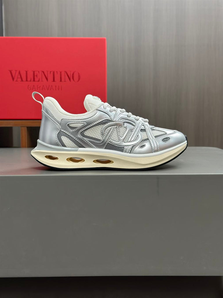 VALENTINO VLOGO EASYJOG SNEAKER IN MIRROR AND FABRIC - TM004