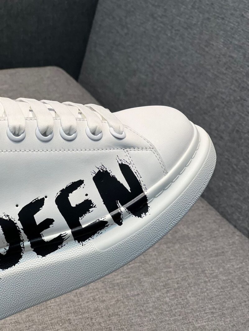 ALEXANDER MCQUEEN OVERSIZED GRAFFITI SNEAKER - M008