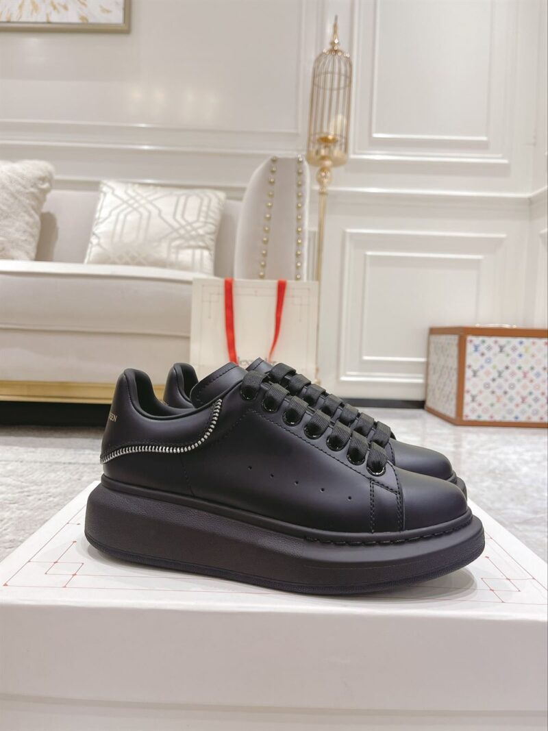 ALEXANDER MCQUEEN OVERSIZED LEATHER ZIPPER SNEAKERS - M019