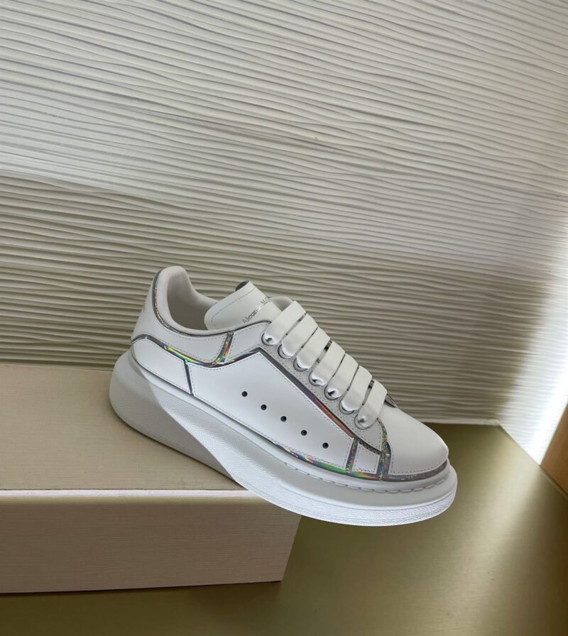 ALEXANDER MCQUEEN OVERSIZED SNEAKER - M007