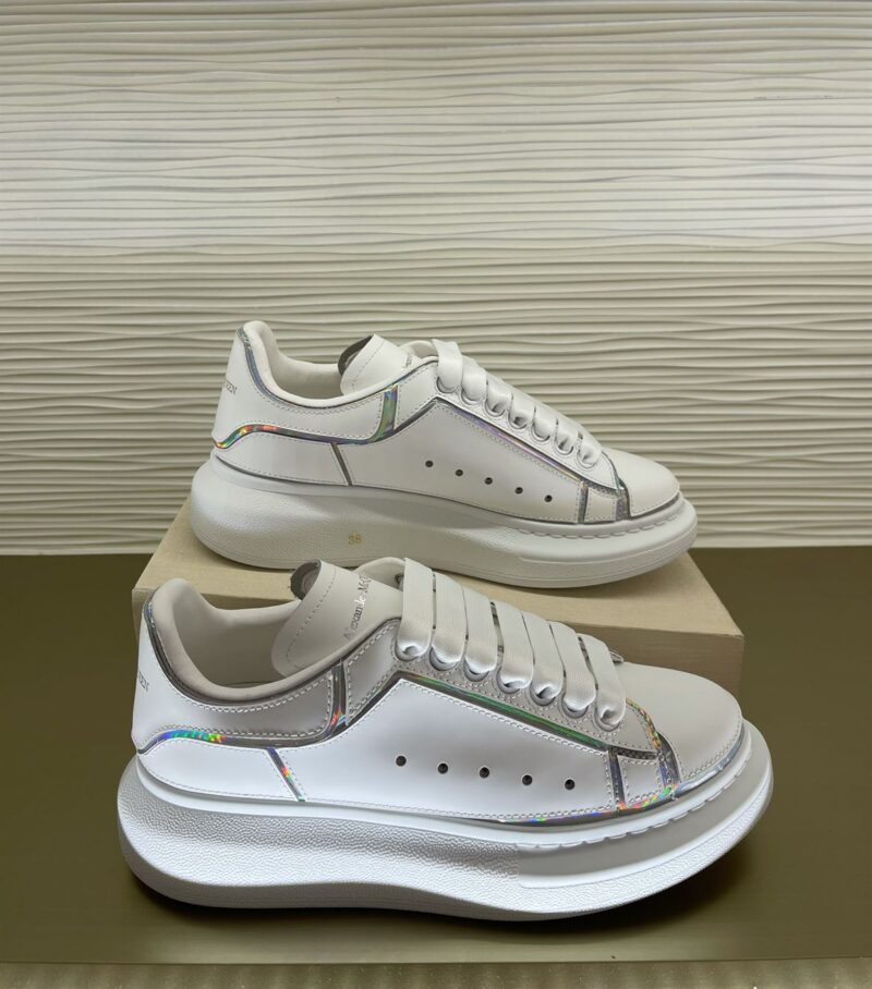 ALEXANDER MCQUEEN OVERSIZED SNEAKER - M007