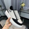 ALEXANDER MCQUEEN OVERSIZED SNEAKER - M010