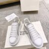 ALEXANDER MCQUEEN OVERSIZED SNEAKER - M017