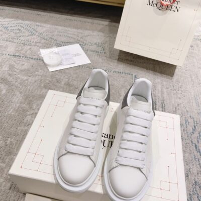 ALEXANDER MCQUEEN OVERSIZED SNEAKER - M026