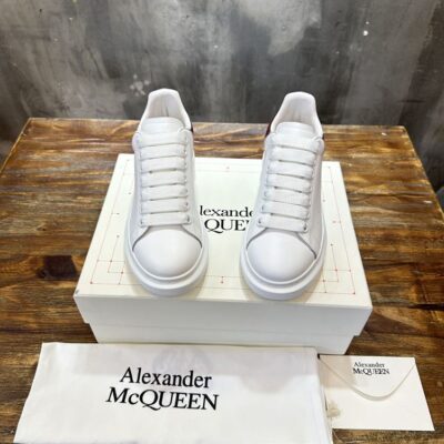 ALEXANDER MCQUEEN OVERSIZED SNEAKER - M030