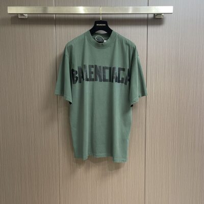 BALENCIAGA NEW TAPE TYPE T-SHIRT MEDIUM FIT IN DARK GREEN - Y007