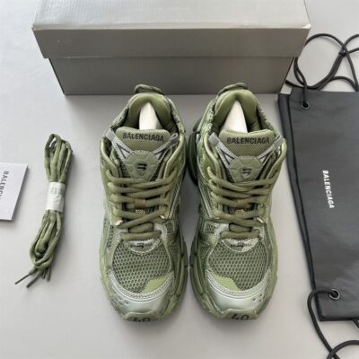 BALENCIAGA RUNNER SNEAKER DARK GREEN - B062