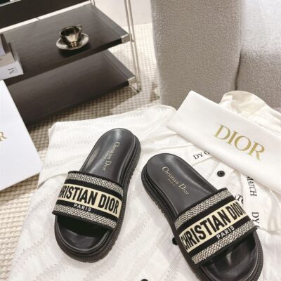 CHRISTIAN DIOR DWAY PLATFORM SLIDE - D055