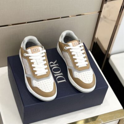 DIOR B27 LOW-TOP SNEAKER BEIGE AND CREAM SMOOTH CALFSKIN - I054