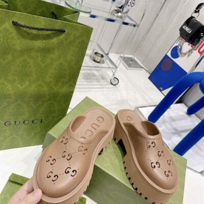 GUCCI PLATFORM PERFORATED G SANDAL - Q074