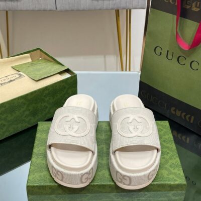 GUCCI PLATFORM SLIDE SANDAL - Q037