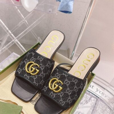 GUCCI SLIDE WITH DOUBLE G - Q072