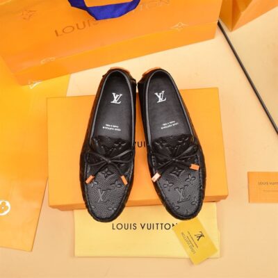 LOUIS VUITTON LV DRIVER MOCCASIN - T013