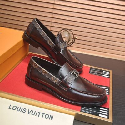 LOUIS VUITTON MAJOR LOAFER - T094