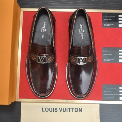 LOUIS VUITTON MAJOR LOAFER - T094