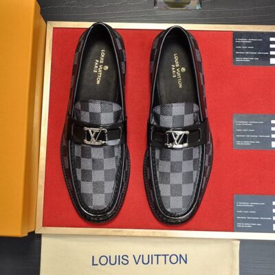 LOUIS VUITTON MAJOR LOAFER - T101