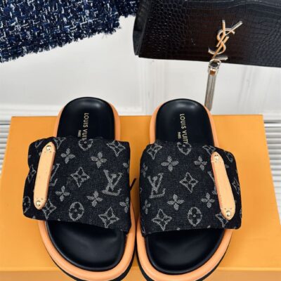 LOUIS VUITTON POOL PILLOW FLAT COMFORT MULE - S115