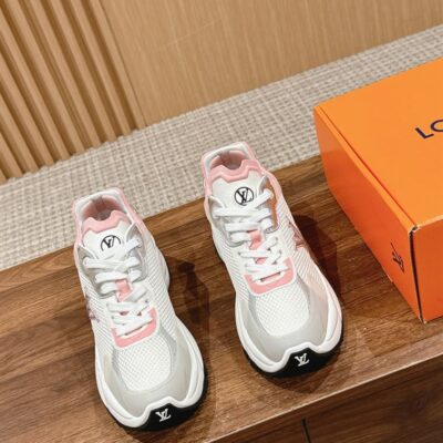 LOUIS VUITTON RUN 55 SNEAKER PINK - L116