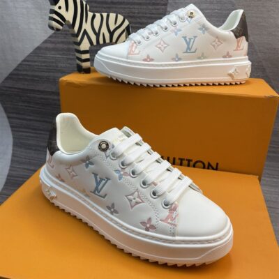 LOUIS VUITTON TIME OUT SNEAKER - L113