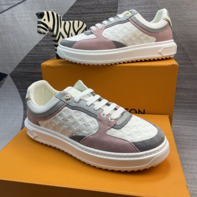 LOUIS VUITTON TIME OUT SNEAKER - L114