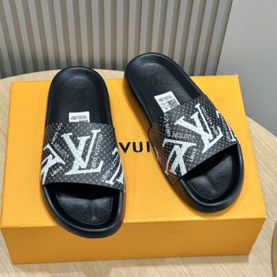 LOUIS VUITTON WATERFRONT MULE - S085