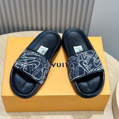 LOUIS VUITTON WATERFRONT MULE - S090