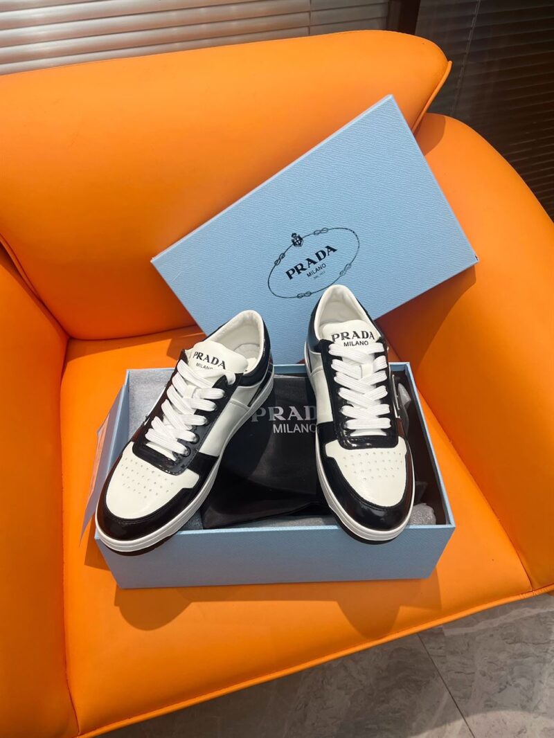 PRADA DOWNTOWN PATENT LEATHER SNEAKERS WHITE BLACK - P031