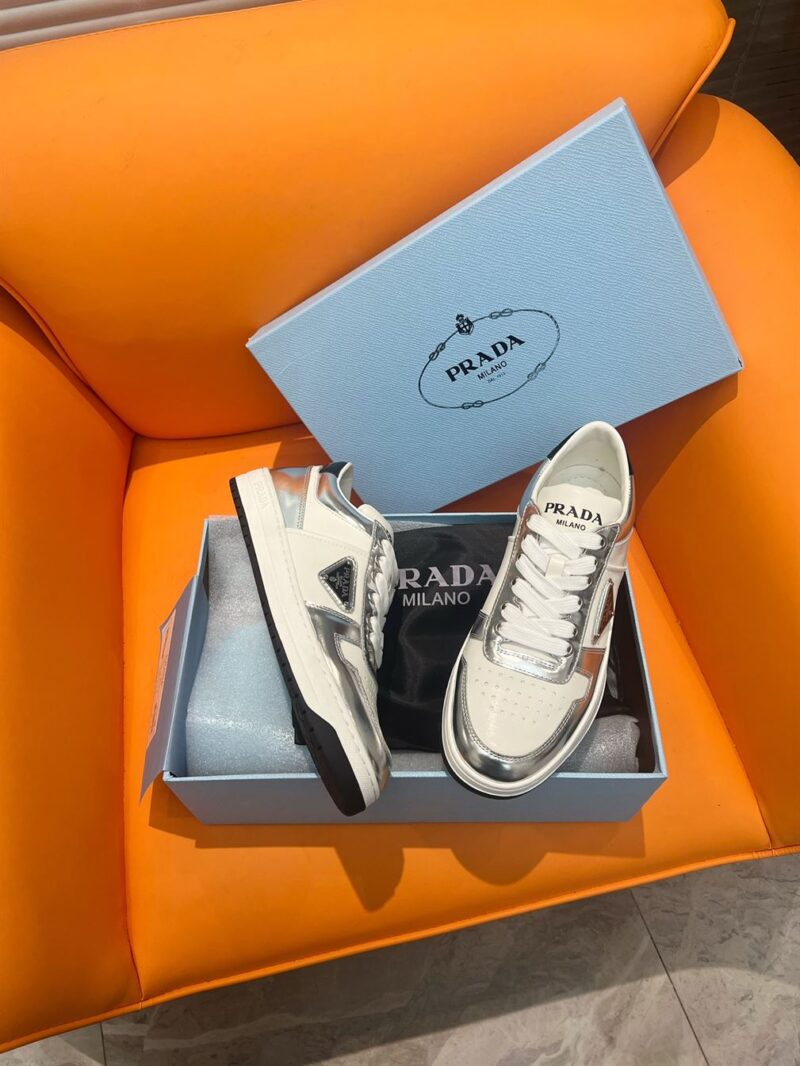 PRADA DOWNTOWN PATENT LEATHER SNEAKERS WHITE SILVER - P032