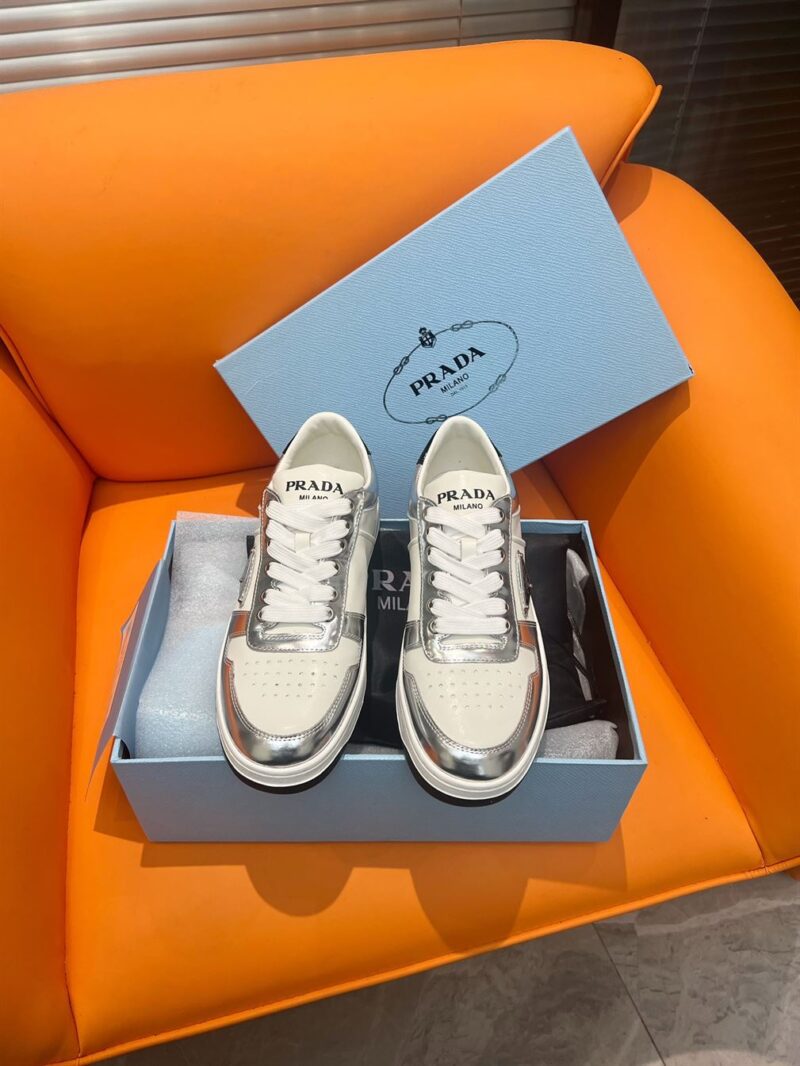 PRADA DOWNTOWN PATENT LEATHER SNEAKERS WHITE SILVER - P032