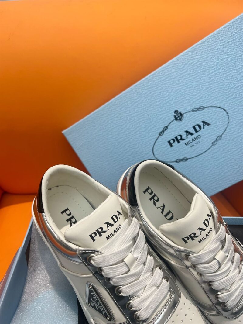 PRADA DOWNTOWN PATENT LEATHER SNEAKERS WHITE SILVER - P032