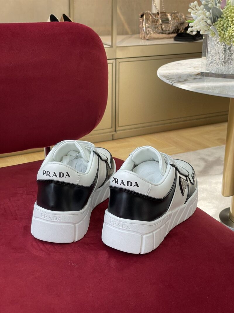 PRADA VOLUMINOUS SNEAKERS WHITE BLACK - P062