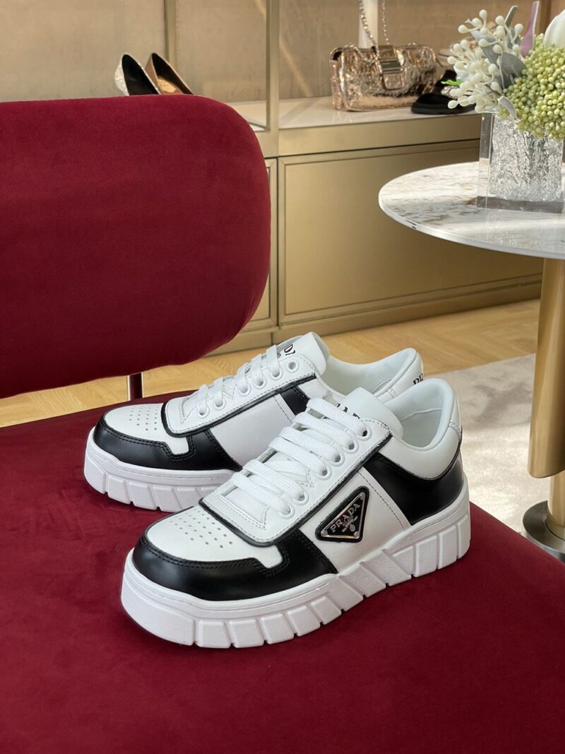 PRADA VOLUMINOUS SNEAKERS WHITE BLACK - P062