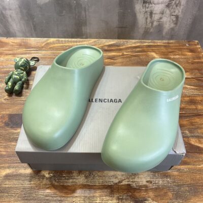 BALENCIAGA BLACK POOL SLIDE CLOGS - E029