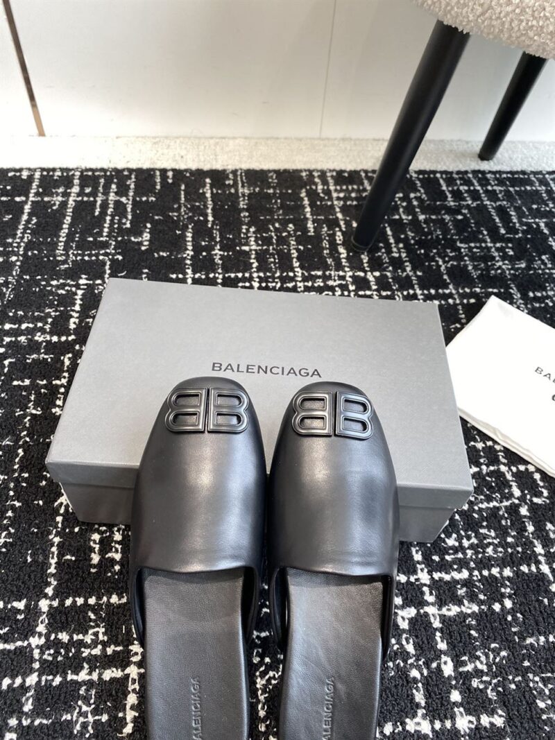 BALENCIAGA COSY BB LOGO MULES IN BLACK - E009