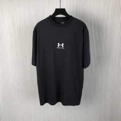 BALENCIAGA UNDER ARMOUR T-SHIRT OVERSIZED FIT IN BLACK WHITE - Y030