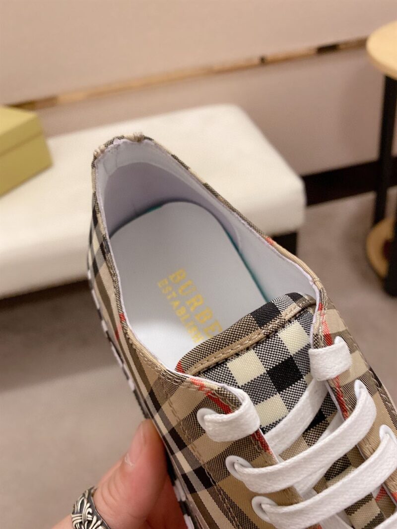 BURBERRY CHECK COTTON SNEAKERS - R040