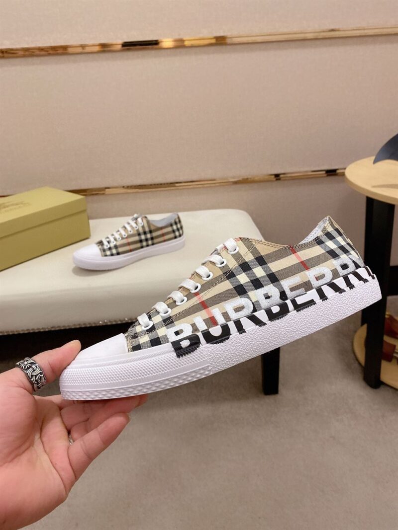 BURBERRY CHECK COTTON SNEAKERS - R040