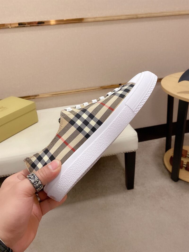 BURBERRY CHECK COTTON SNEAKERS - R040