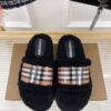 BURBERRY FUR SLIDES - U016