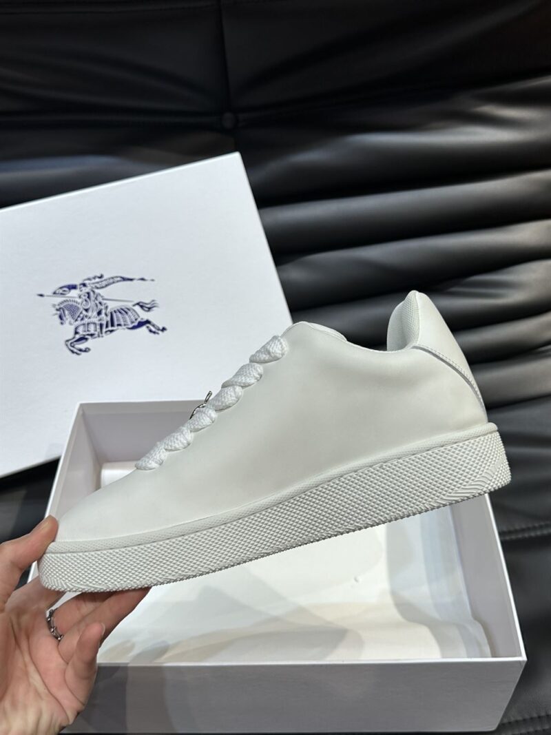 BURBERRY LEATHER BOX SNEAKERS WHITE - R005