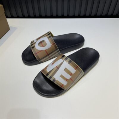 BURBERRY LOVE PRINT VINTAGE CHECK SLIDES - U025