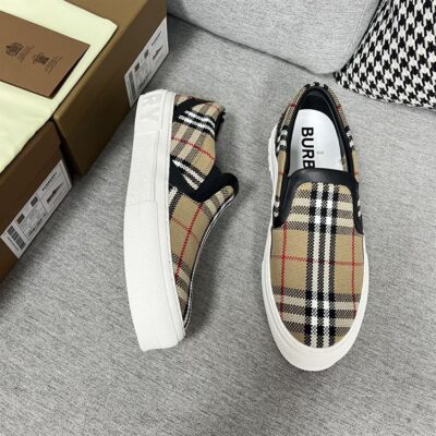 BURBERRY SLIP ON CHECK SNEAKERS - R013