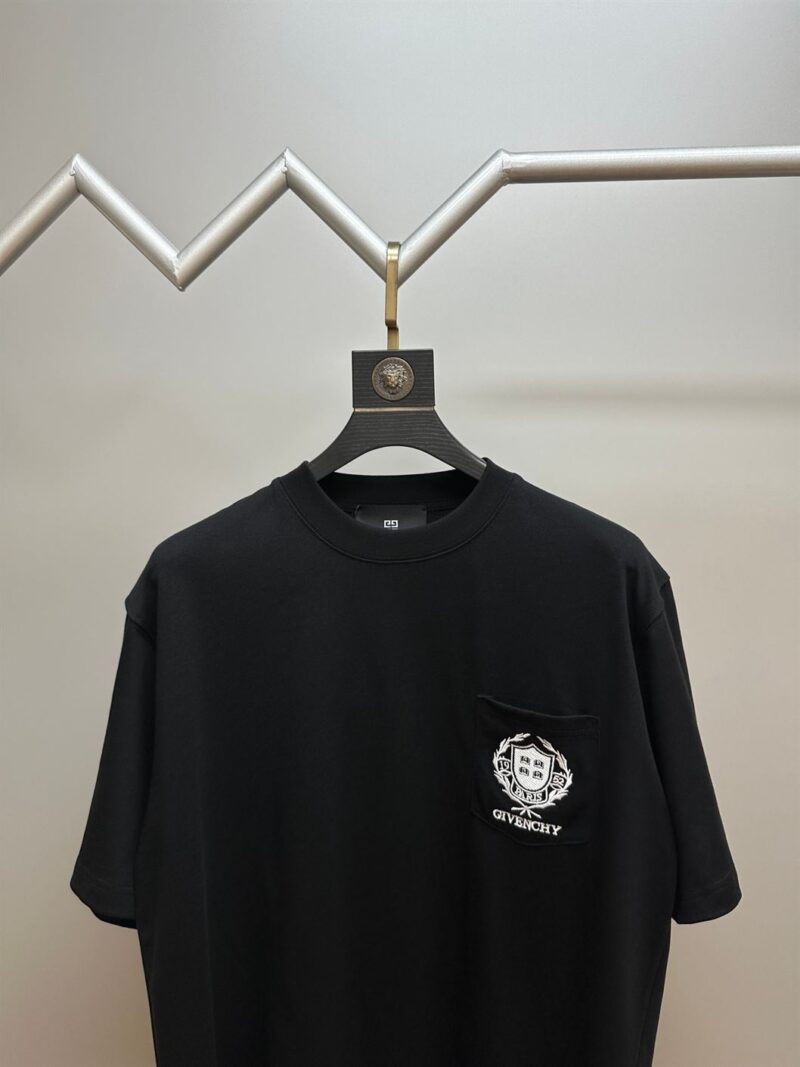 GIVENCHY CREST T-SHIRT IN COTTON - K020