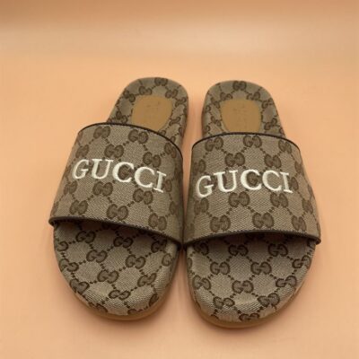 GUCCI GG CANVAS SLIDE SANDAL - Q123