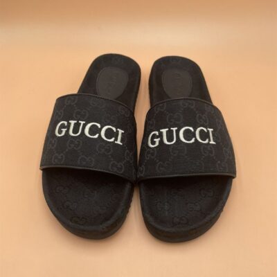 GUCCI GG CANVAS SLIDE SANDAL - Q124