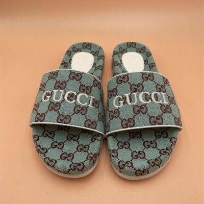 GUCCI GG CANVAS SLIDE SANDAL - Q125